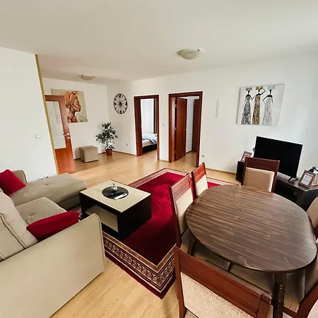 Helena Apartment