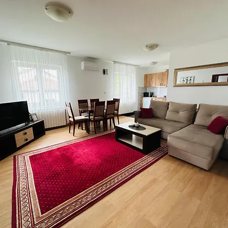 Helena Apartment